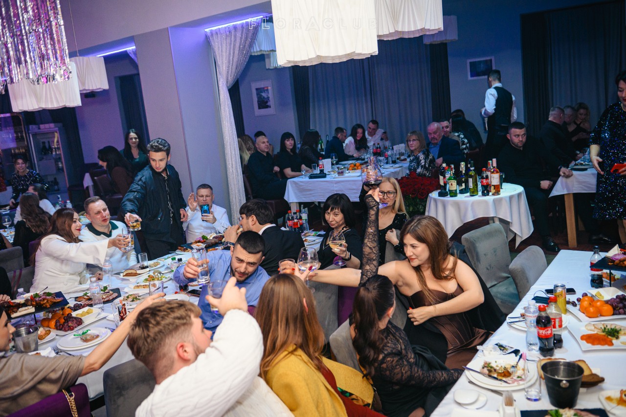 Новорічний корпоратив: Едмон Казарян (23.12.2025)